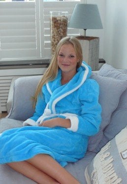 badjas kind Aqua met capuchon