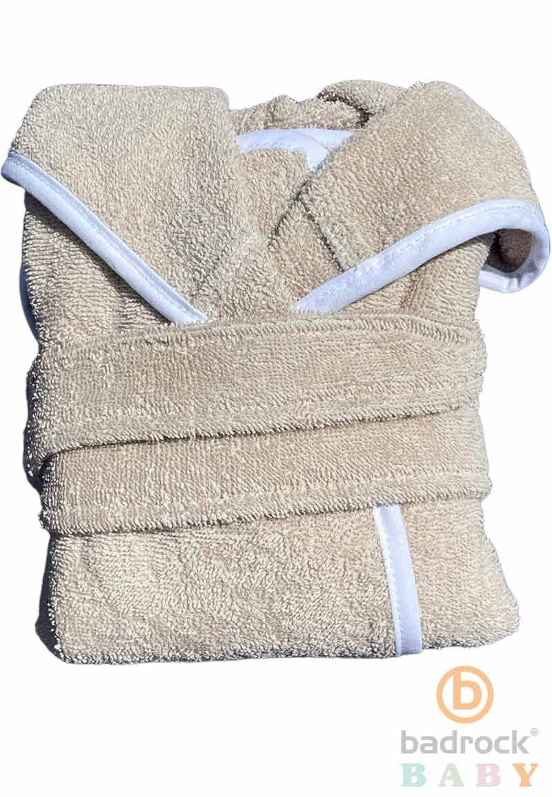 Zandkleurige baby badjas met naam borduren
