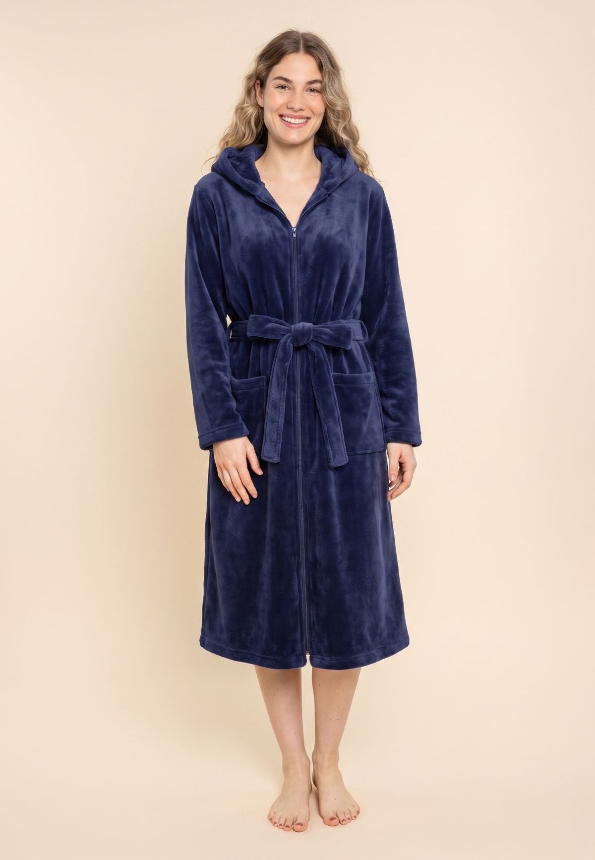 Indigo blauwe fleece damesbadjas van Charlie Choe met capuchon en rits