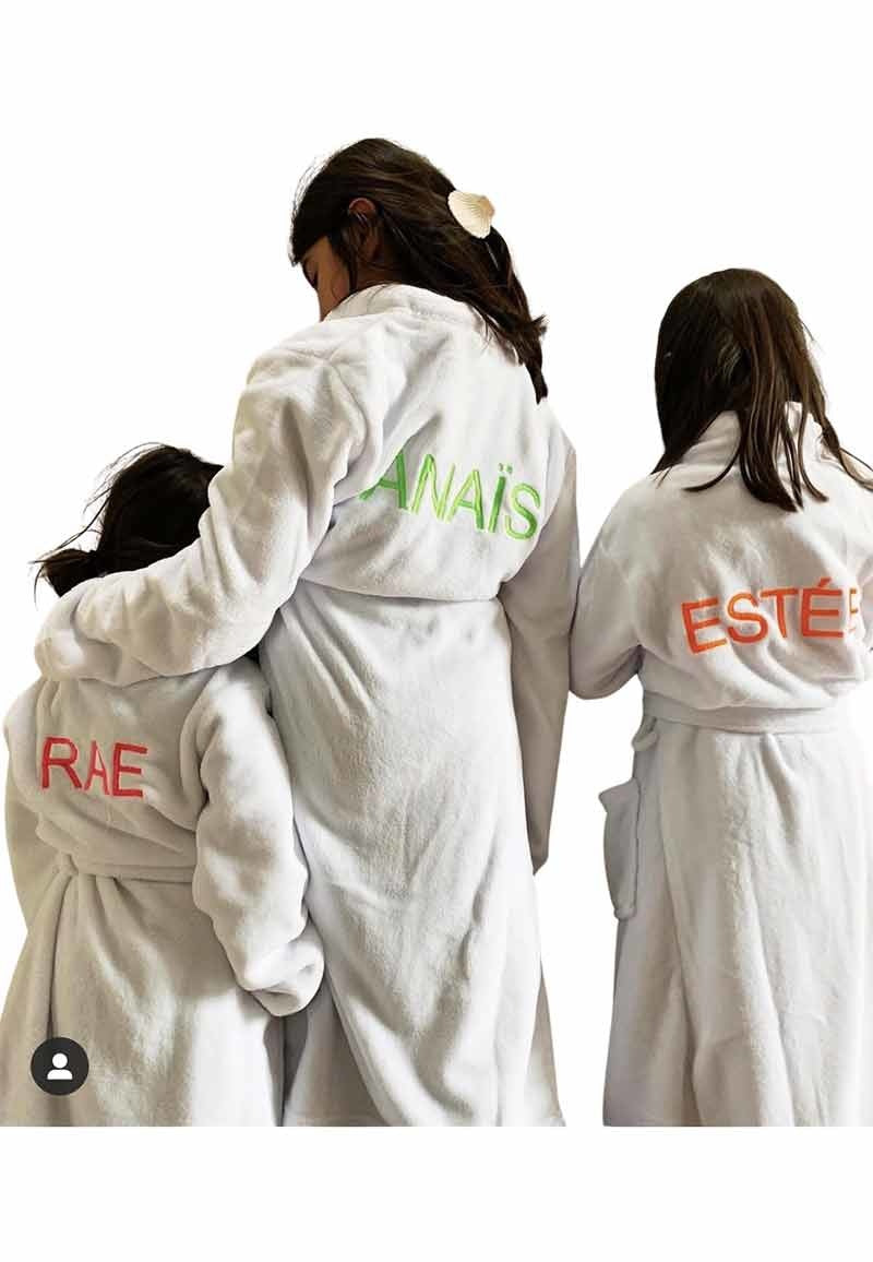 Witte fleece kinderbadjas met naam borduren