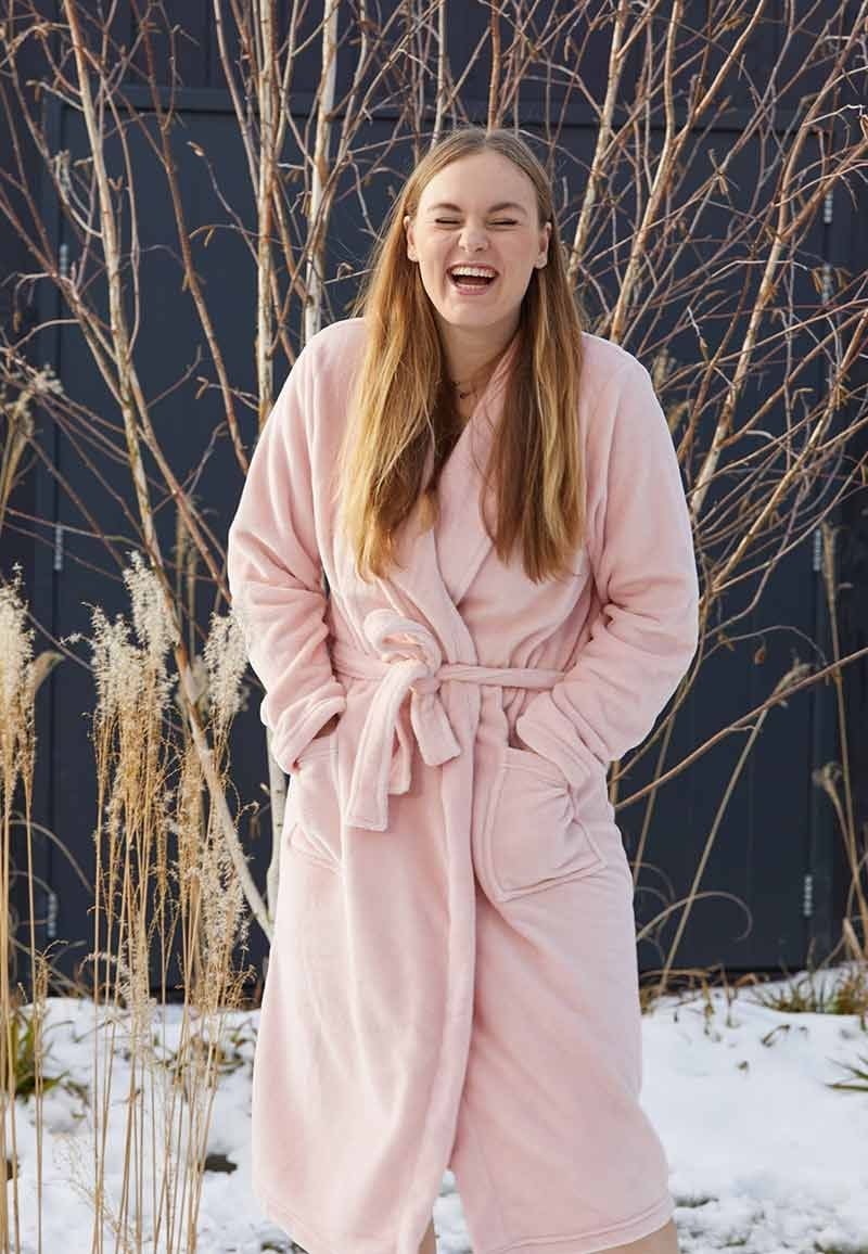 Pastel roze unisex fleecebadjas met naam borduren