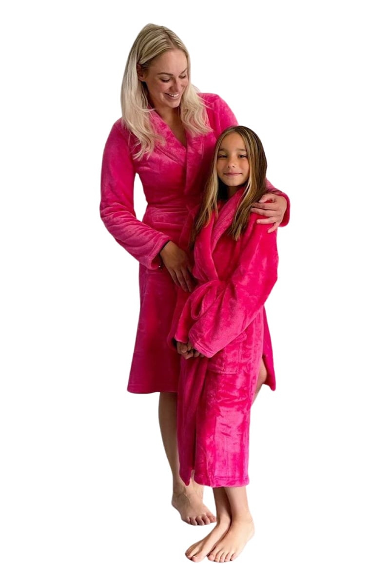 Donkerroze unisex fleecebadjas met naam borduren - lang model