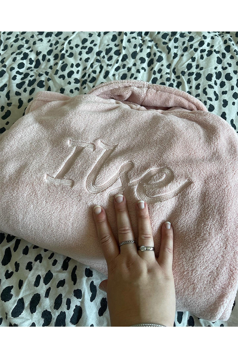 Oudroze fleece badjas kopen – zacht, elegant & comfortabel voor dames